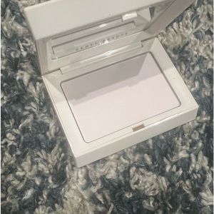Invismatte blotting powder  from fenty